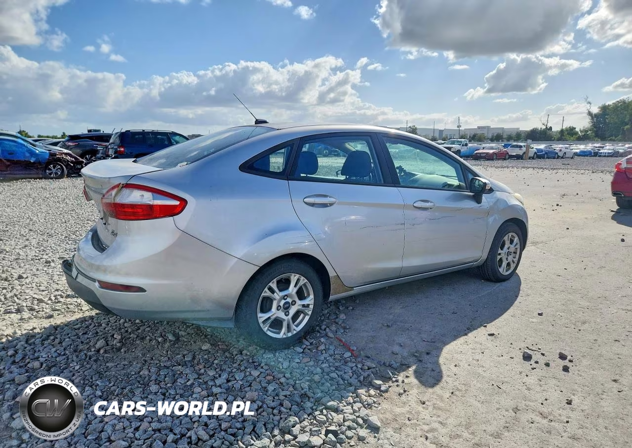 2015 Ford Fiesta Se VIN:3FADP4BJ1FM129984 - 3