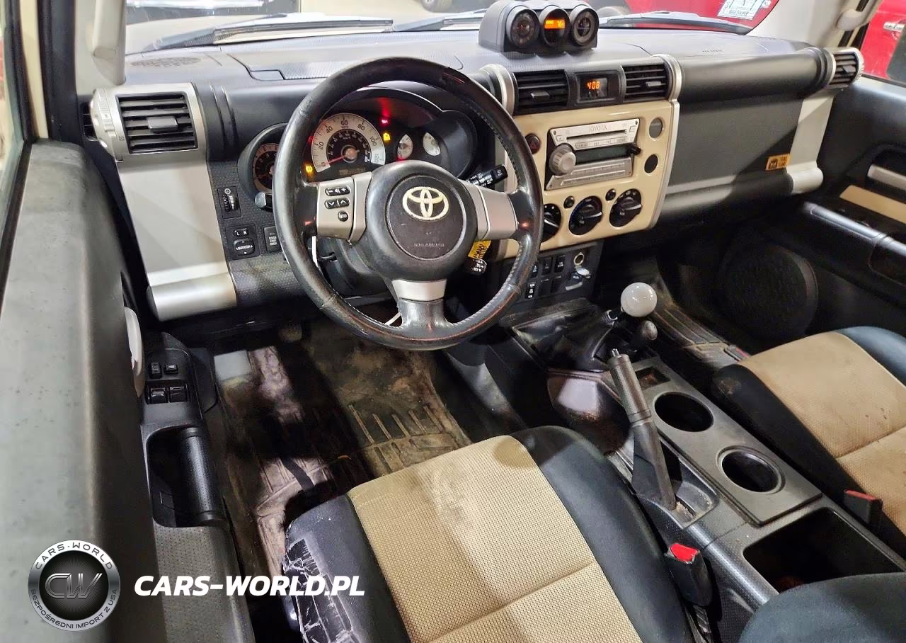2010 Toyota Fj Cruiser VIN:JTEBU4BF2AK076570 - 8