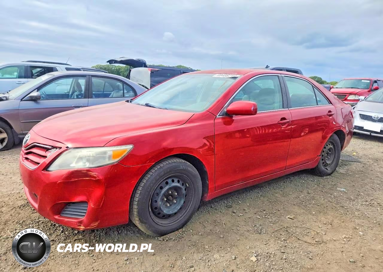 2010 Toyota Camry Le – zdjęcie 1 z 12