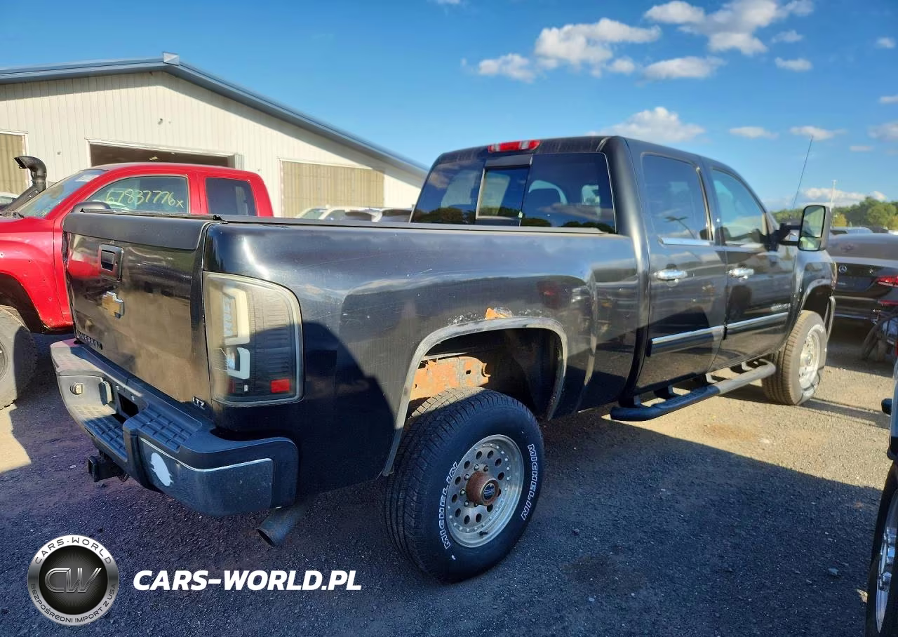 2009 Chevrolet Silverado VIN:1GCHK63K79F182416 - 3
