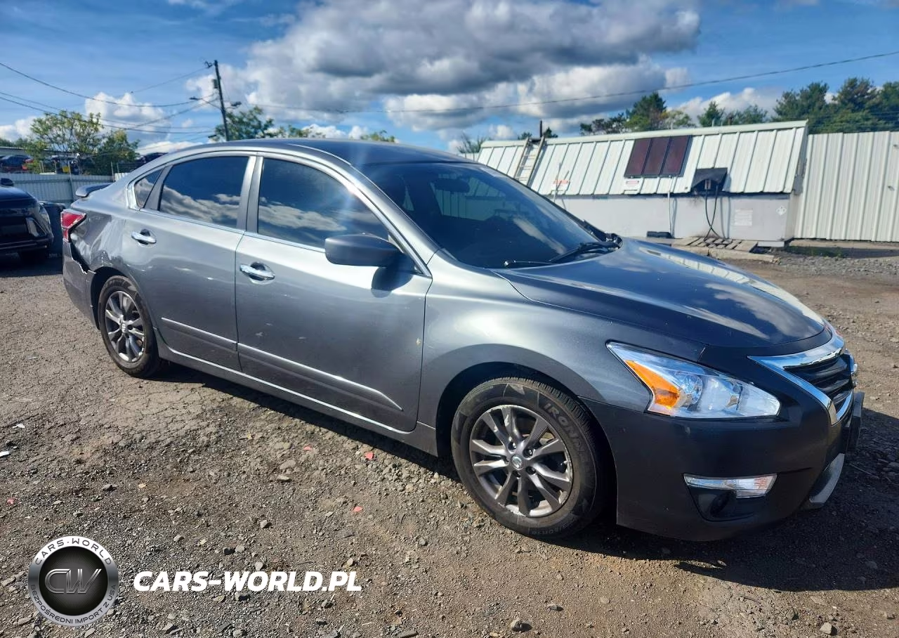 2015 Nissan Altima 2.5 S VIN:1N4AL3AP4FN396203 - 4