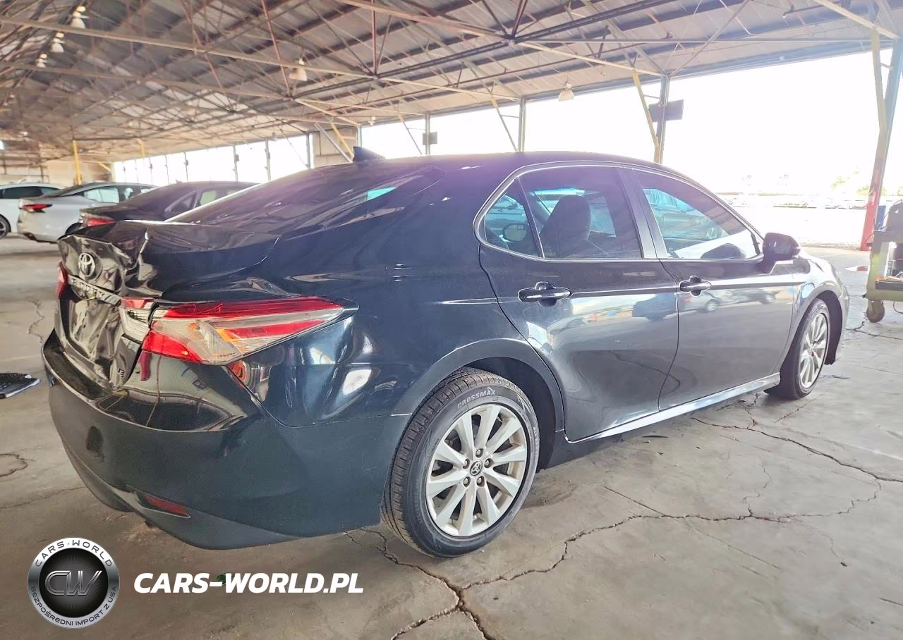 2020 Toyota Camry Le VIN:4T1C11AK9LU386328 - 3
