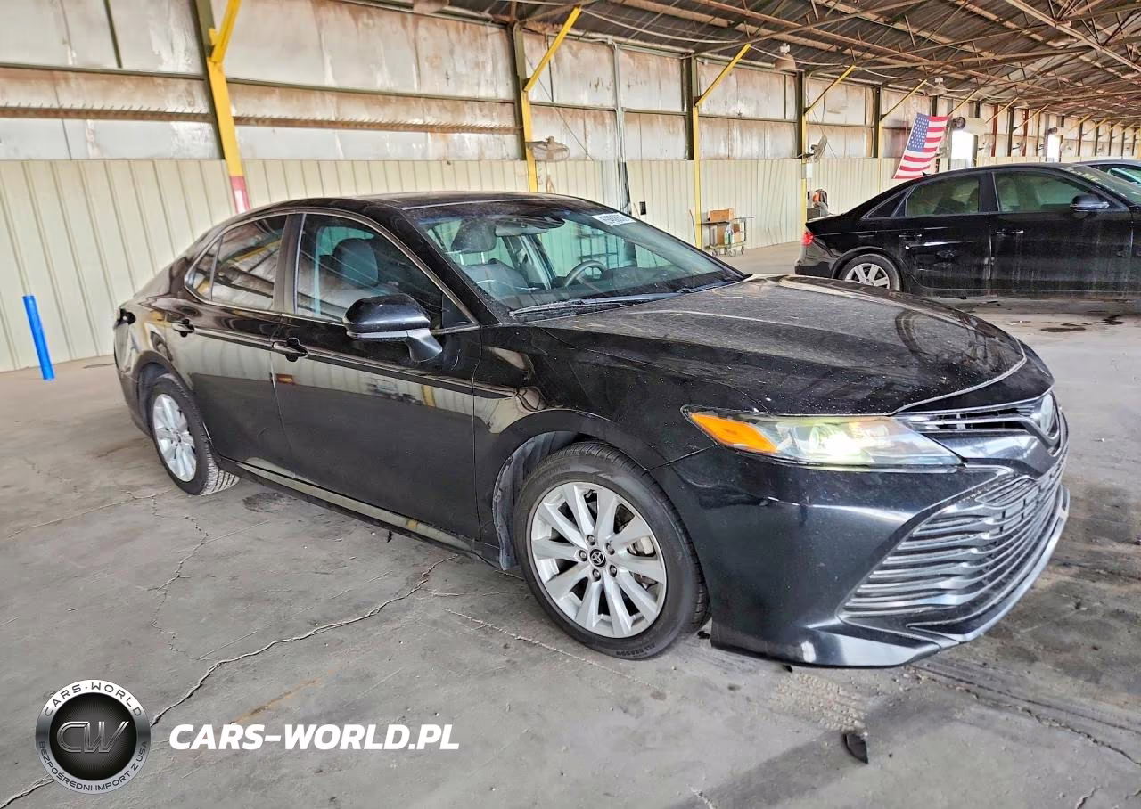 2020 Toyota Camry Le VIN:4T1C11AK9LU386328 - 4