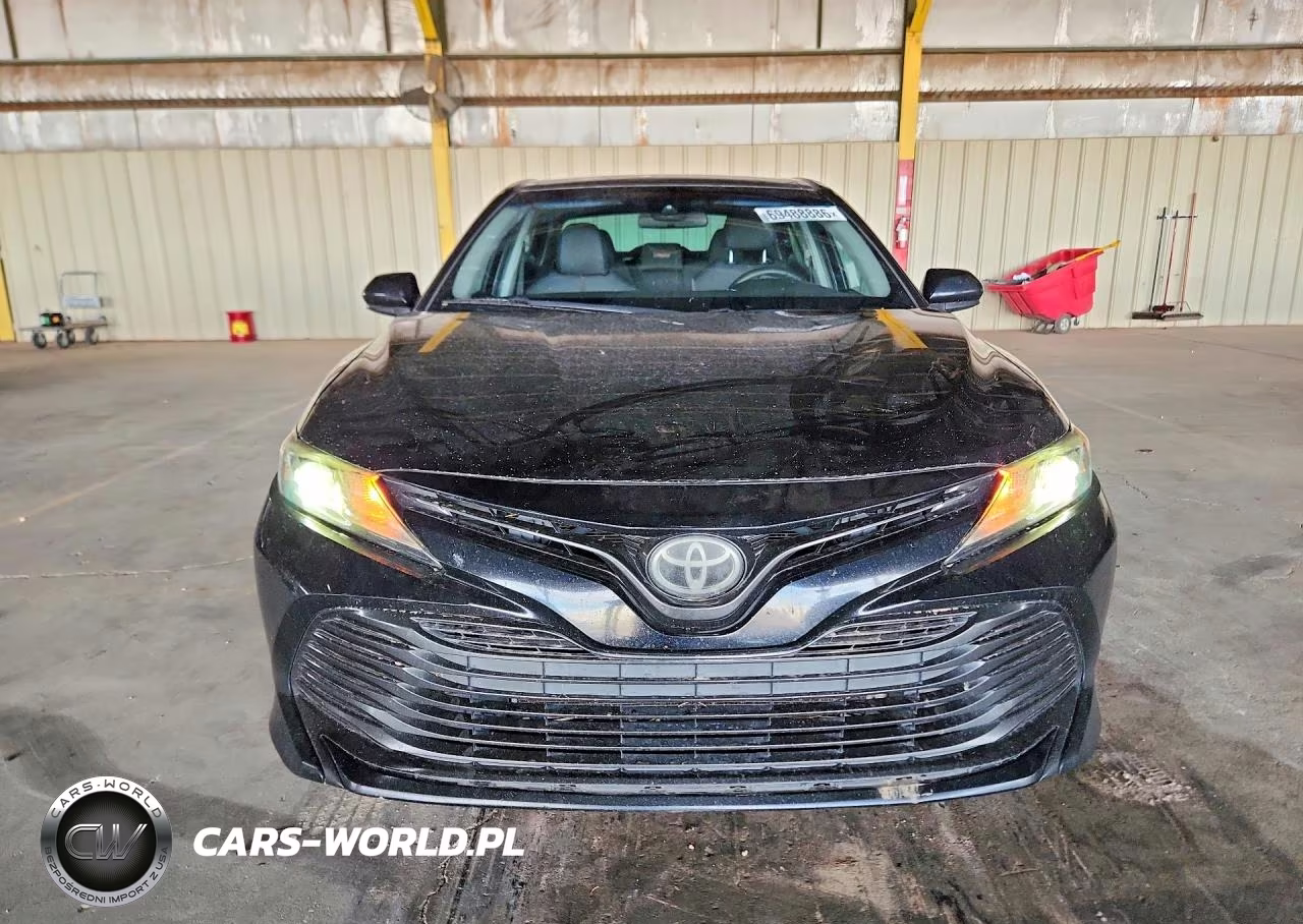 2020 Toyota Camry Le VIN:4T1C11AK9LU386328 - 5