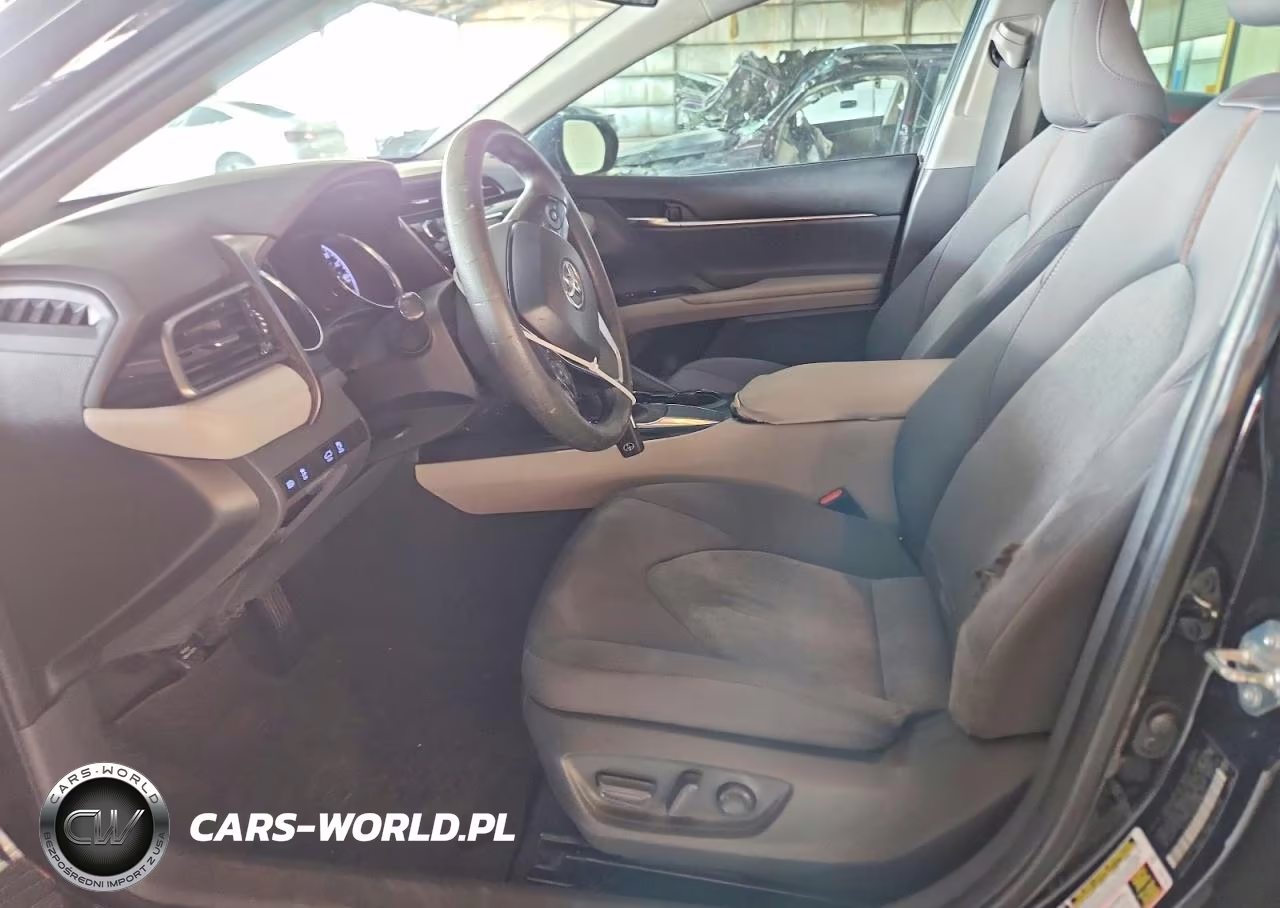 2020 Toyota Camry Le VIN:4T1C11AK9LU386328 - 7