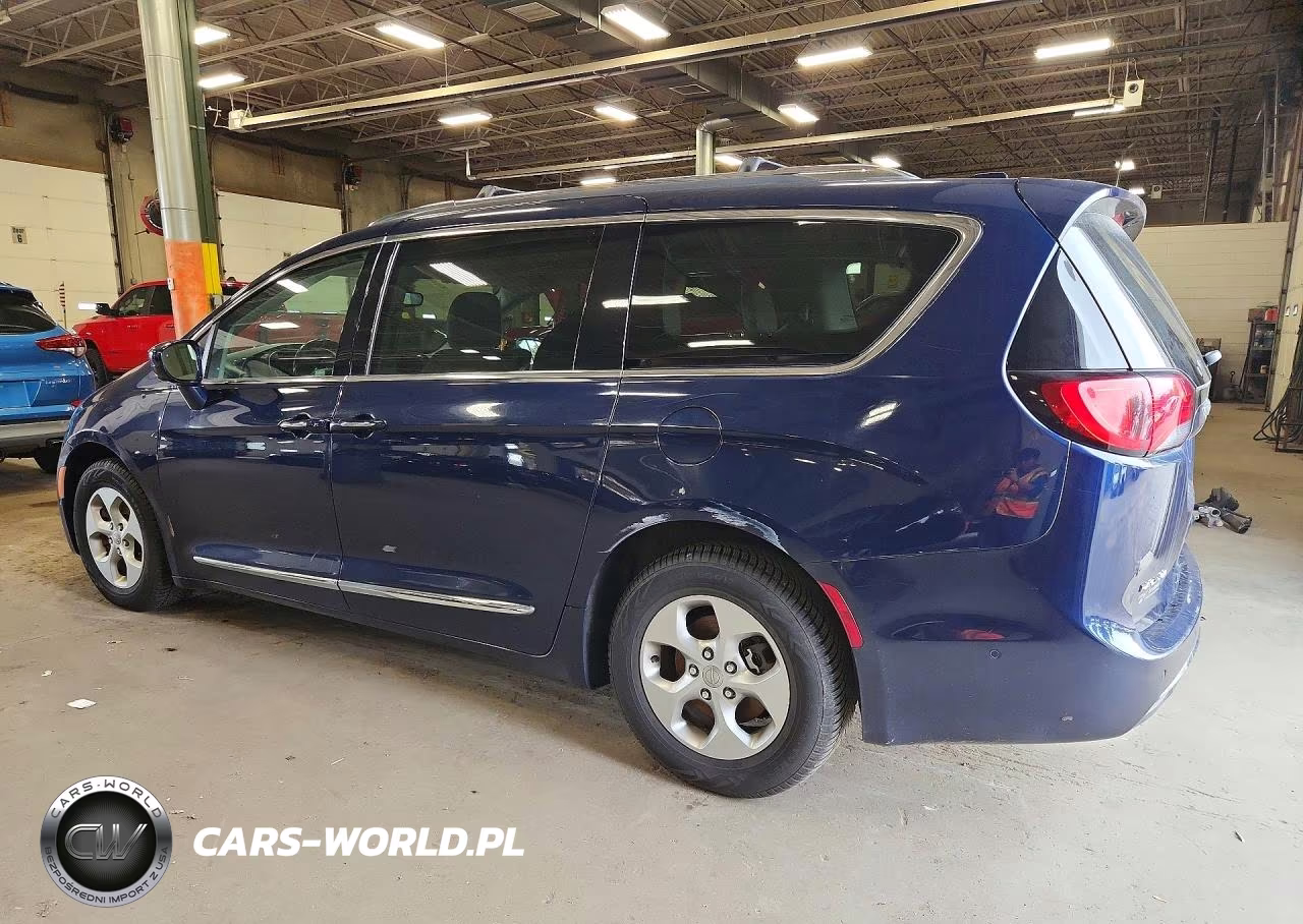 2017 Chrysler Pacifica Touring L Plus VIN:2C4RC1EG7HR513760 - 2