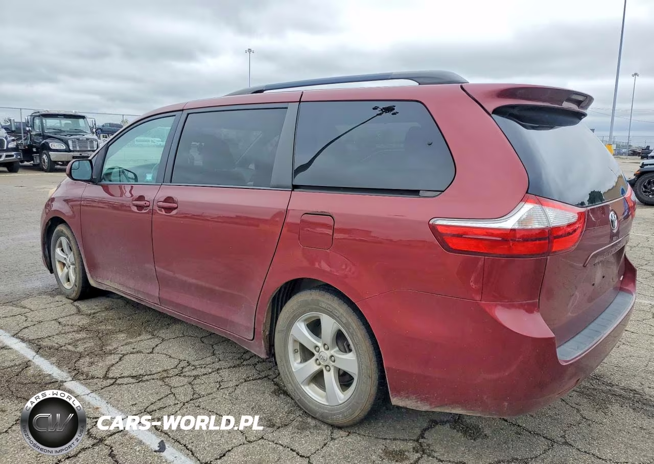 2015 Toyota Sienna Le VIN:5TDKK3DCXFS574880 - 2