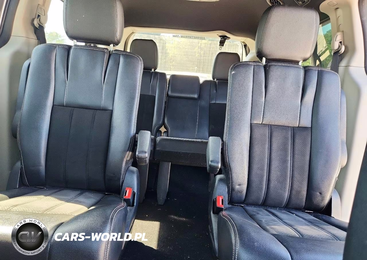 2019 Dodge Grand Caravan Sxt VIN:2C4RDGCG1KR697247 - 10