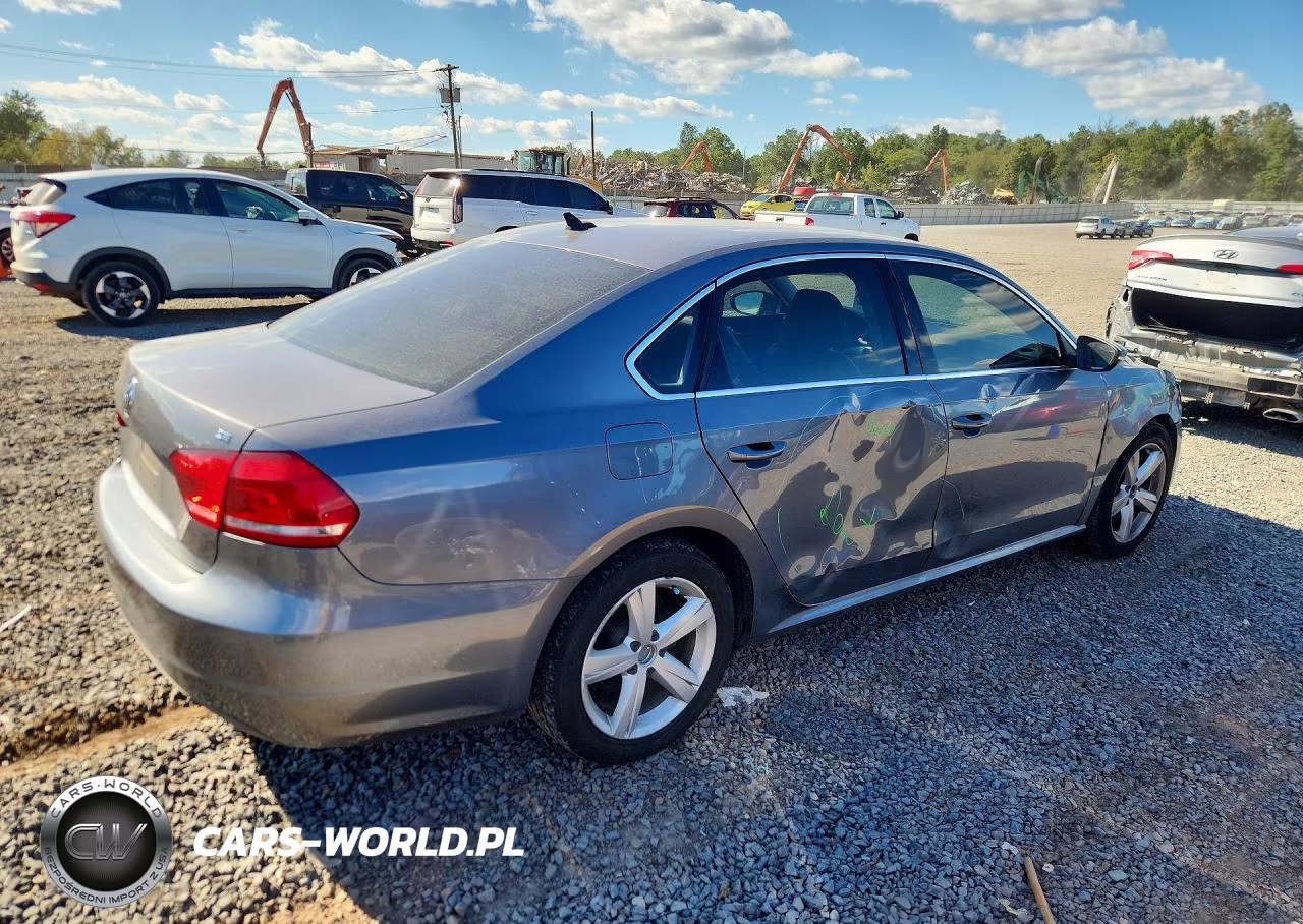 2012 Volkswagen Passat Se VIN:1VWBP7A33CC063065 - 3