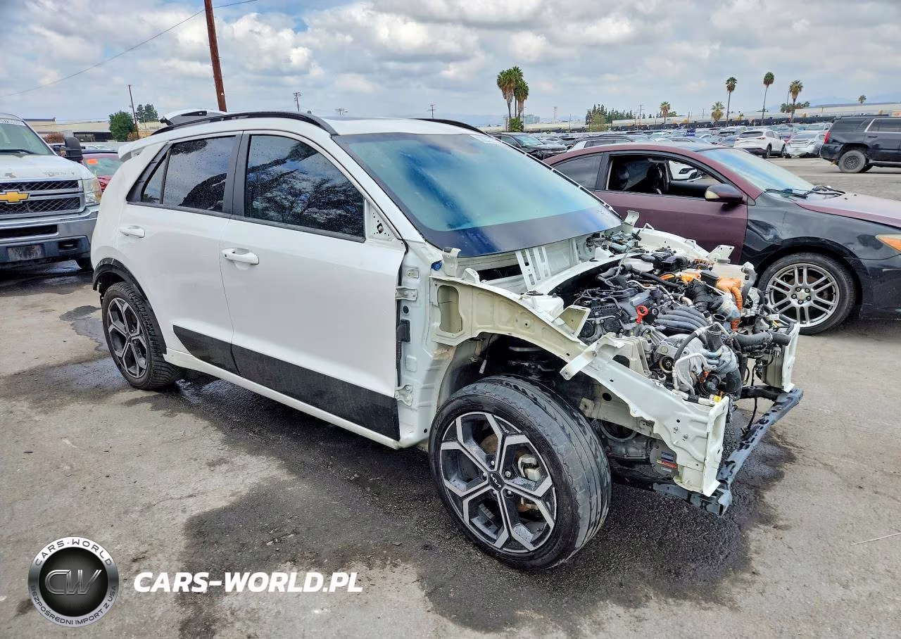 2023 Kia Niro Ex VIN:KNDCR3LE7P5090448 - 4