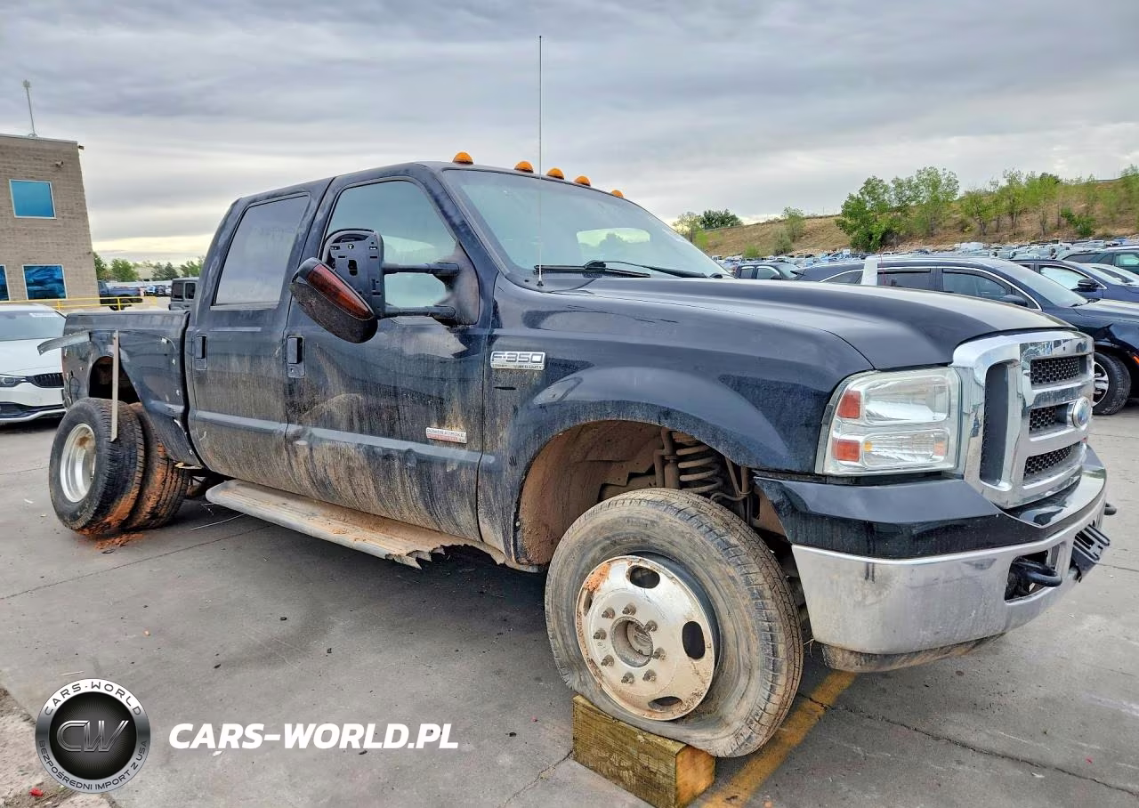 2005 Ford F350 Super Duty VIN:1FTWW33P85EC25392 - 4