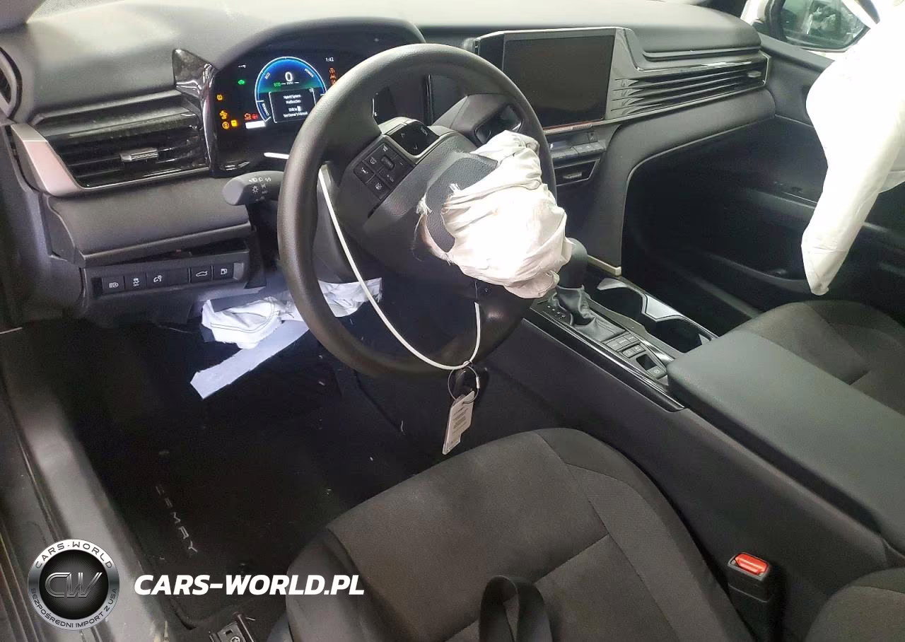 2026 Toyota Camry Le VIN:4T1DAACK7TU703895 - 8