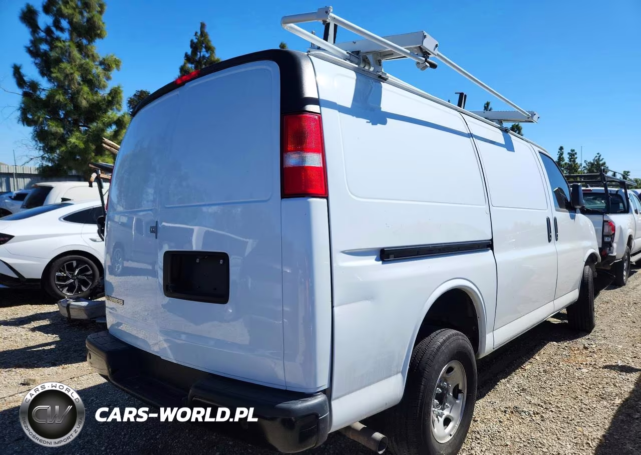 2024 Chevrolet Express G2500 VIN:1GCWGAFP0R1249793 - 3
