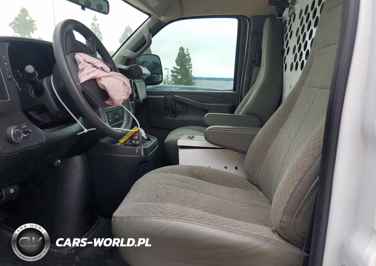 2024 Chevrolet Express G2500 VIN:1GCWGAFP0R1249793 - 7