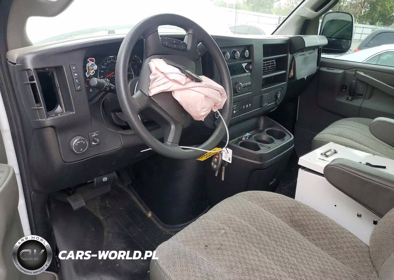 2024 Chevrolet Express G2500 VIN:1GCWGAFP0R1249793 - 8