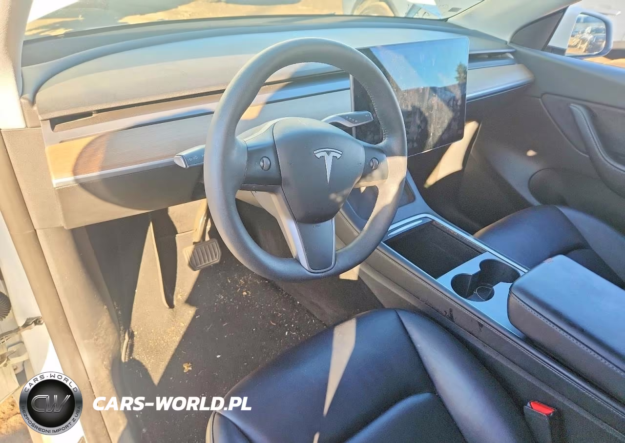 2021 Tesla Model Y VIN:5YJYGAEE7MF230151 - 8