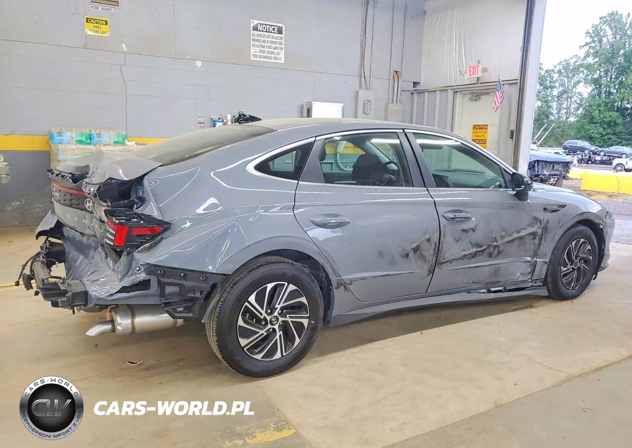 2026 Hyundai Sonata Hybrid Blue VIN:KMHL24JJ2TA172420 - 3