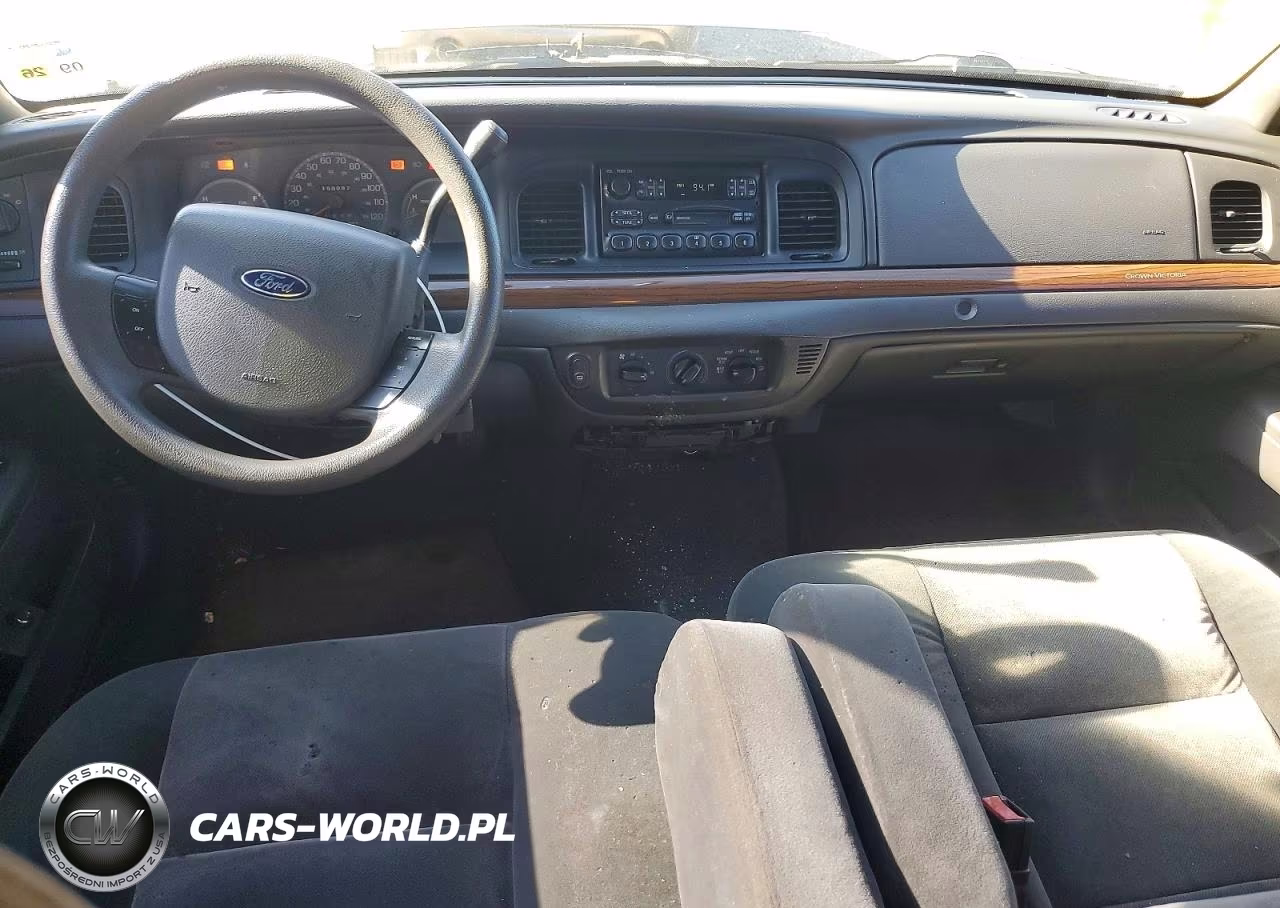 2005 Ford Crown Victoria VIN:2FAFP73W55X135567 - 8