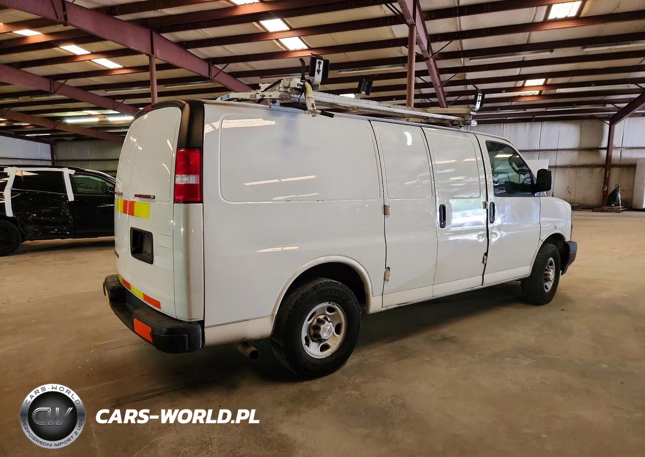 2020 Chevrolet Express G2500 VIN:1GCWGAFP7L1258949 - 3