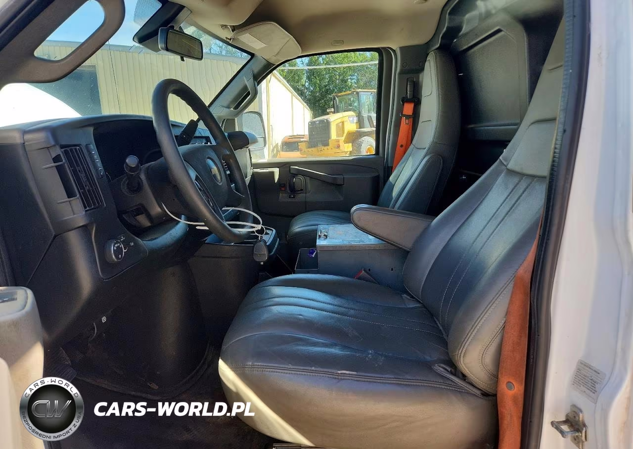 2020 Chevrolet Express G2500 VIN:1GCWGAFP7L1258949 - 7