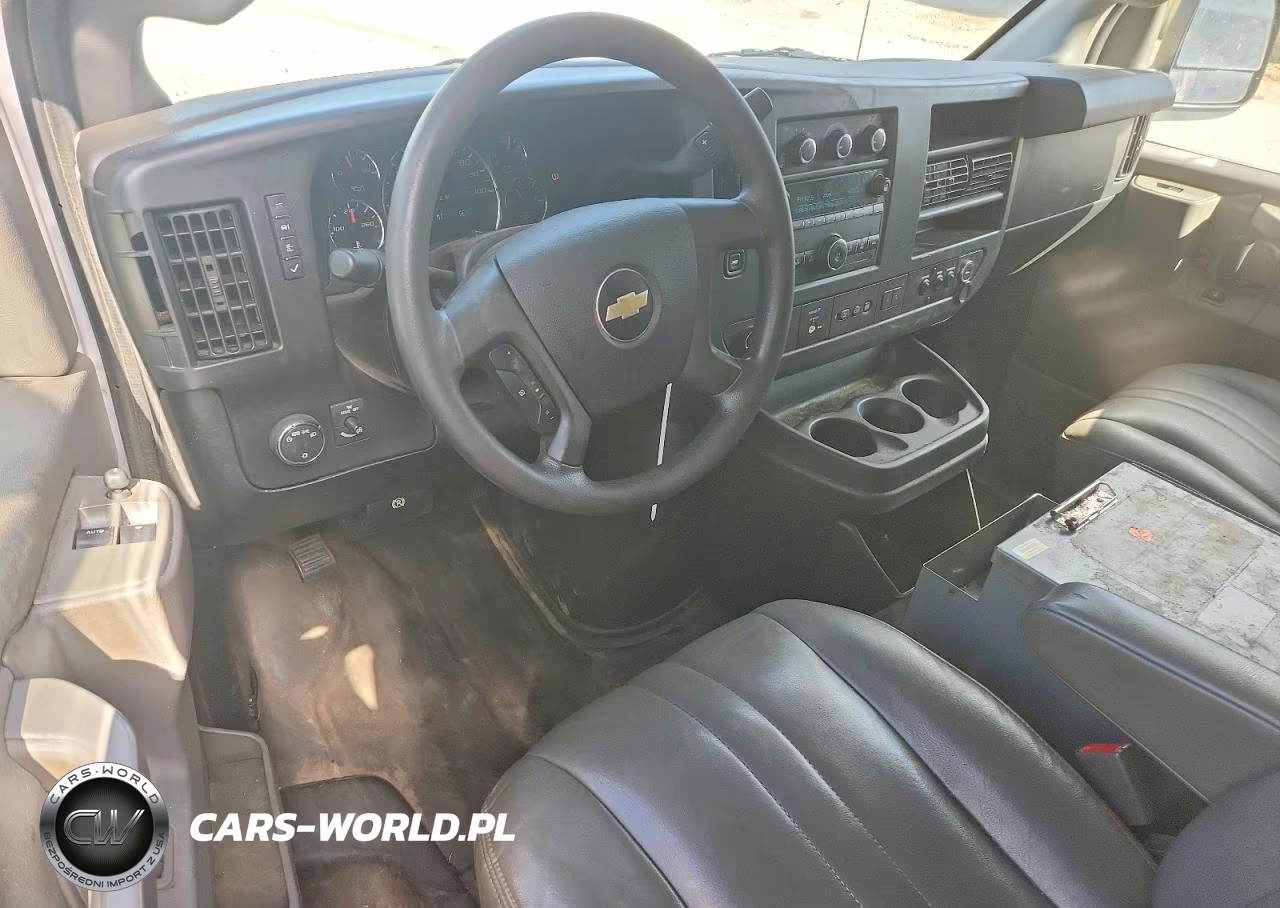 2020 Chevrolet Express G2500 VIN:1GCWGAFP7L1258949 - 8