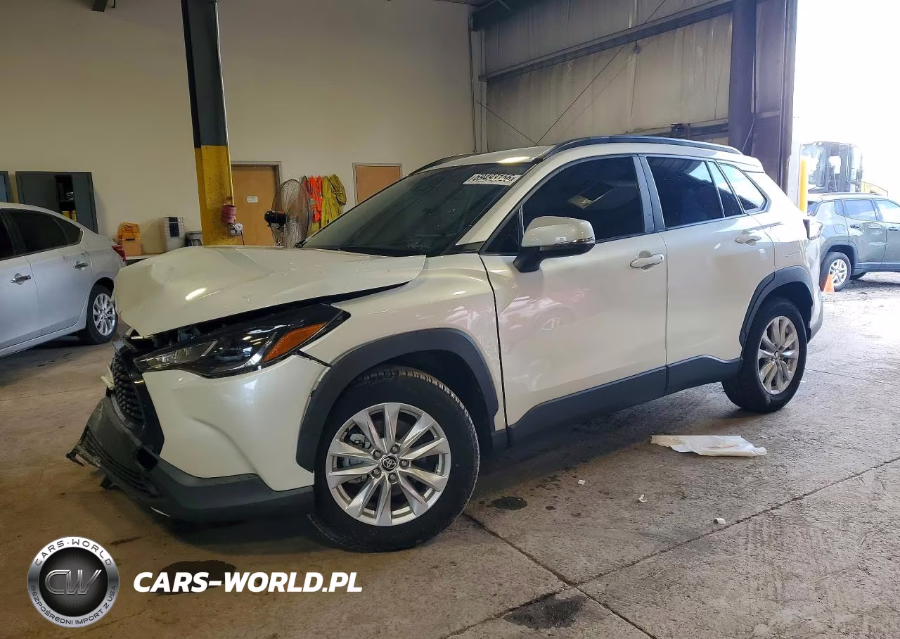 2022 Toyota Corolla Cross Le VIN:7MUCAABG5NV022922 - 1
