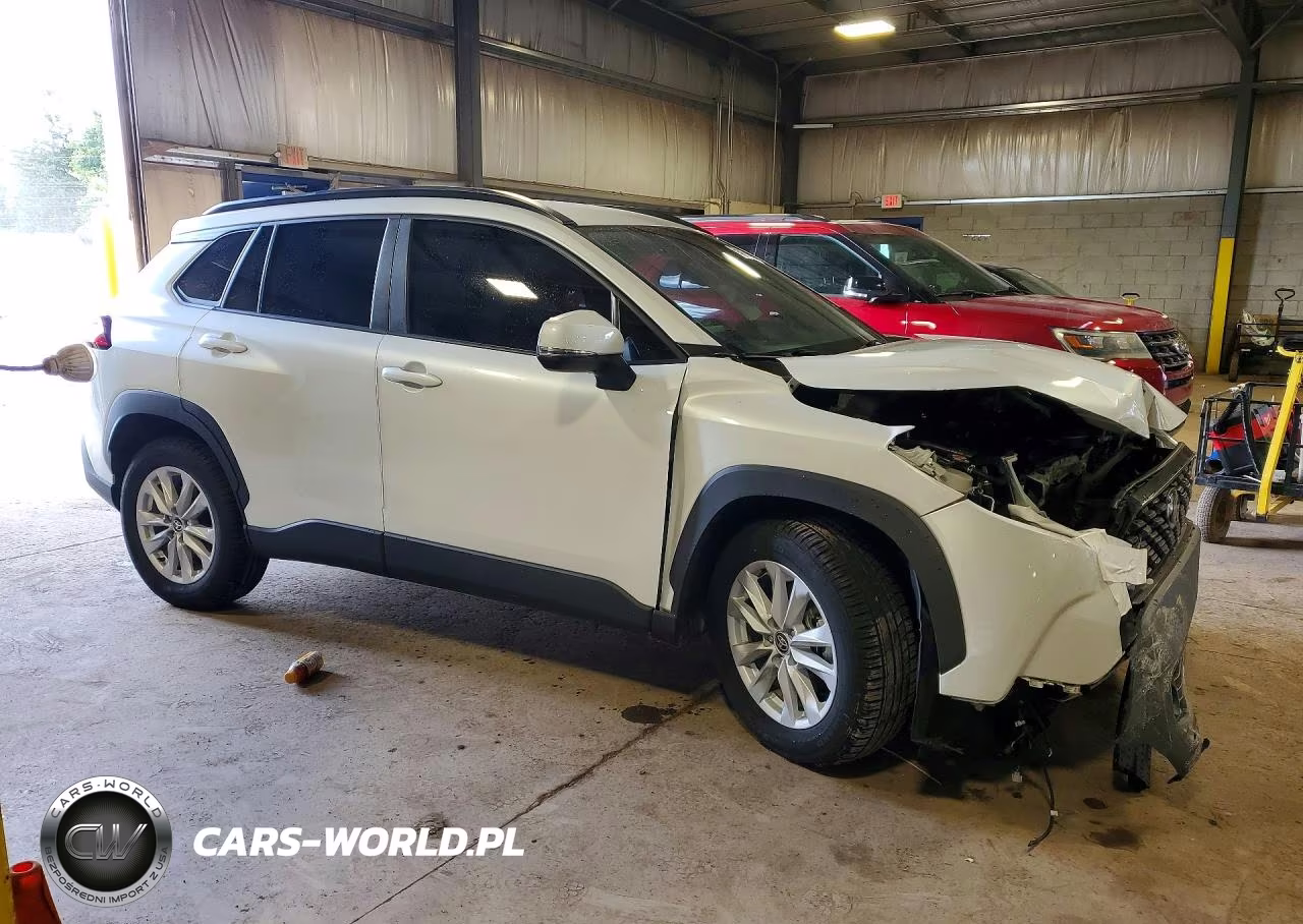 2022 Toyota Corolla Cross Le VIN:7MUCAABG5NV022922 - 4