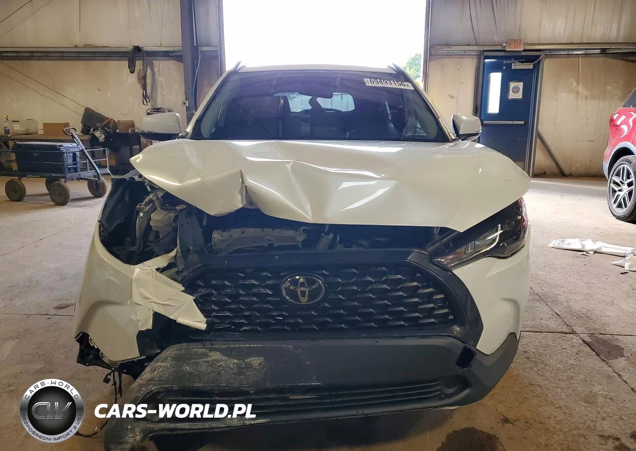 2022 Toyota Corolla Cross Le VIN:7MUCAABG5NV022922 - 5