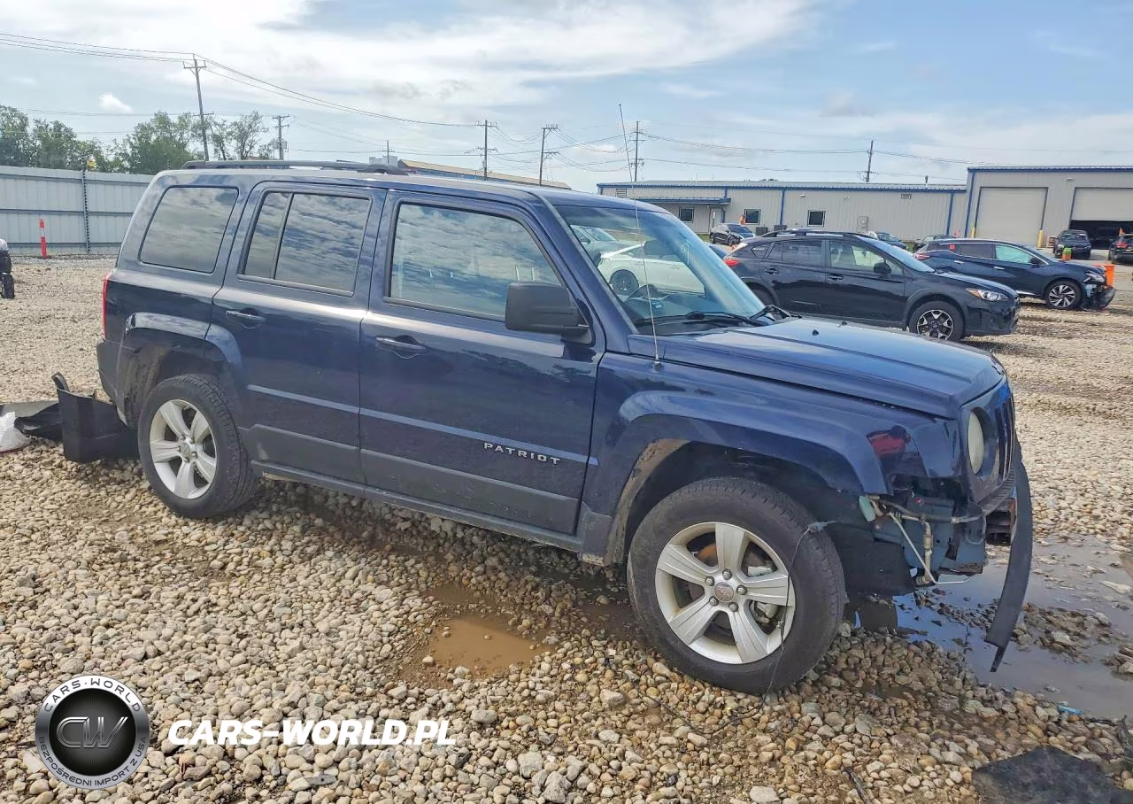 2012 Jeep Patriot Latitude VIN:1C4NJRFB7CD599220 - 4