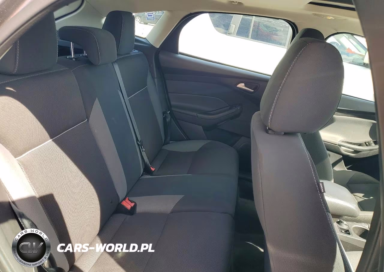 2014 Ford Focus Se VIN:1FADP3K27EL125571 - 10
