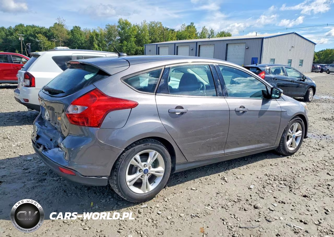 2014 Ford Focus Se VIN:1FADP3K27EL125571 - 3