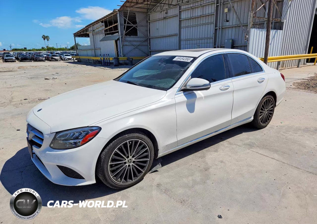 2021 Mercedes-Benz C 300 – zdjęcie 1 z 12