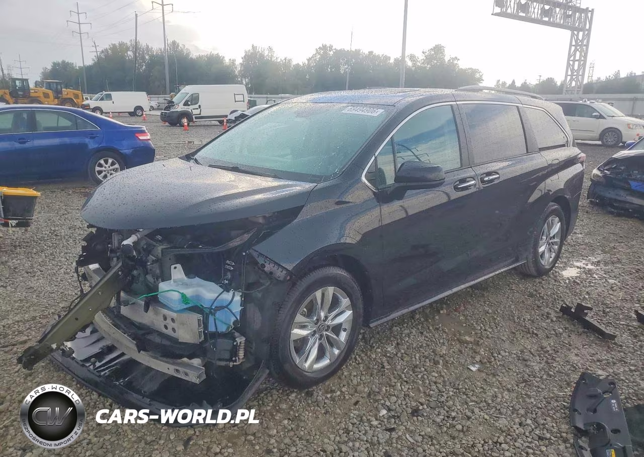 2023 Toyota Sienna Xle