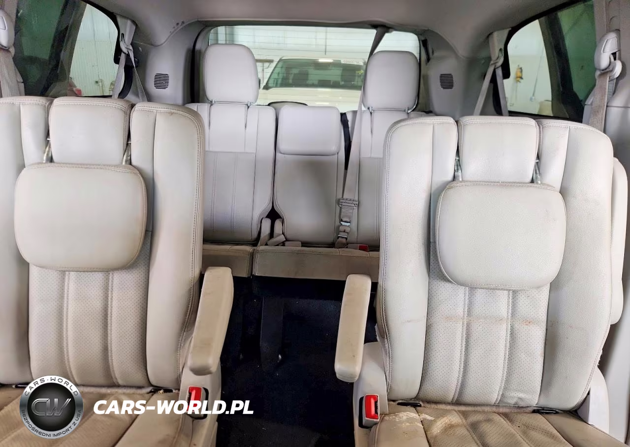 2012 Chrysler Town & Country Touring VIN:2C4RC1BG7CR410531 - 10