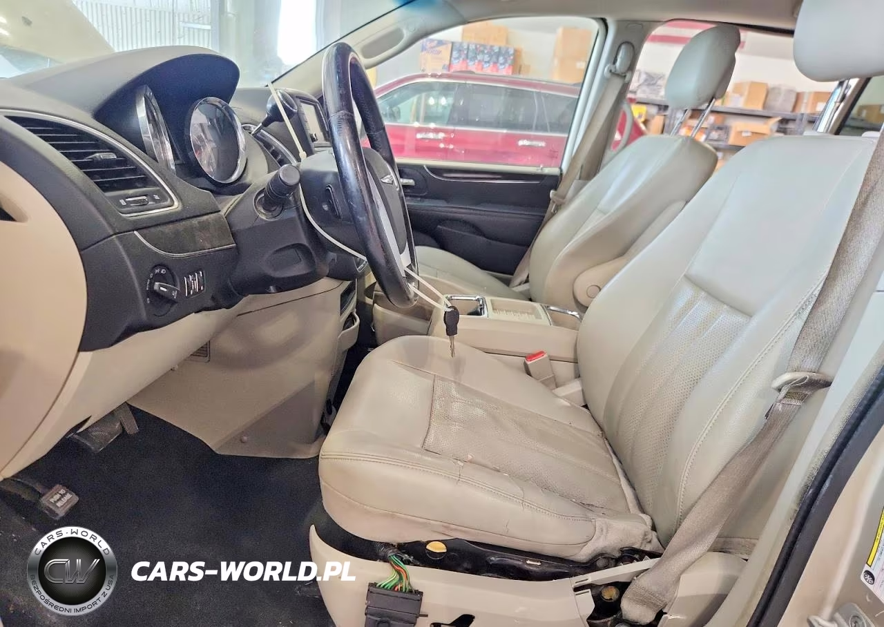 2012 Chrysler Town & Country Touring VIN:2C4RC1BG7CR410531 - 7
