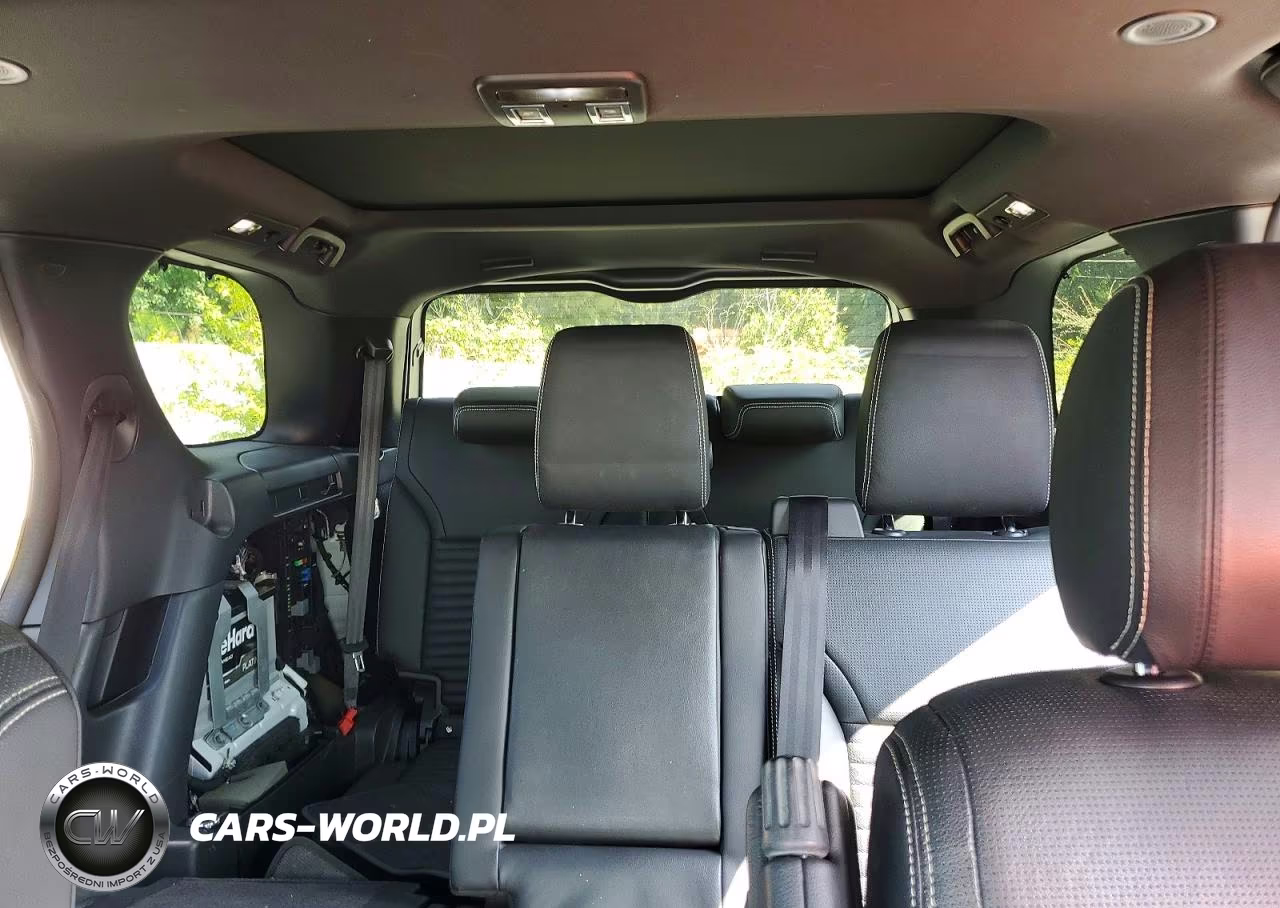 2021 Land Rover Discovery S R-Dynamic VIN:SALRT4RU8M2447903 - 10