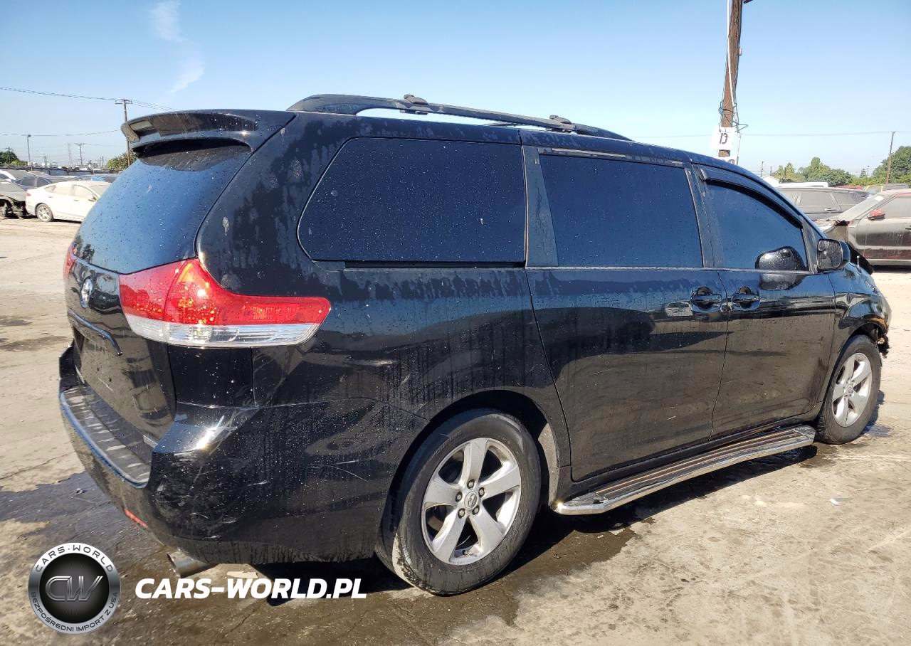 2011 Toyota Sienna Le VIN:5TDKK3DC5BS114083 - 3