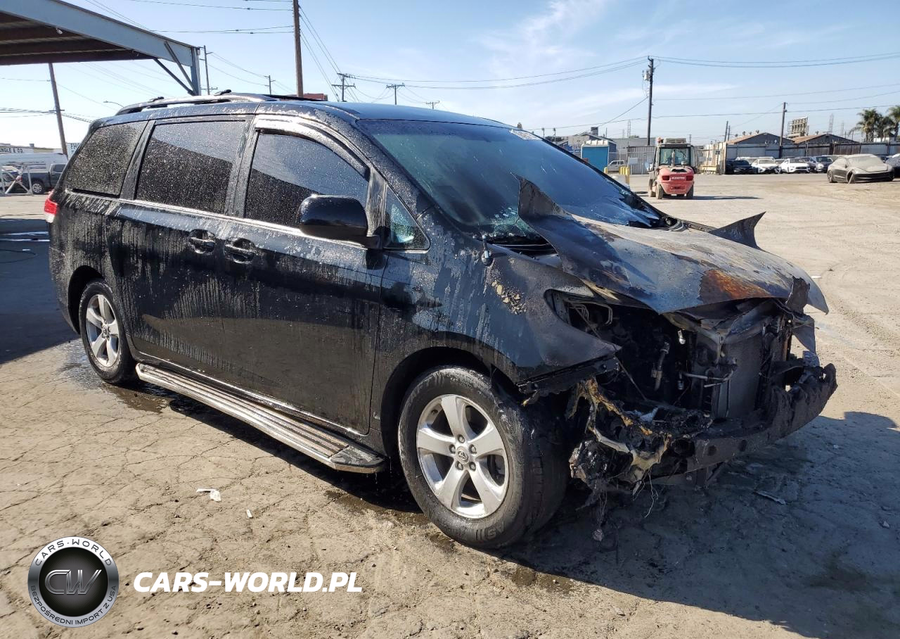 2011 Toyota Sienna Le VIN:5TDKK3DC5BS114083 - 4