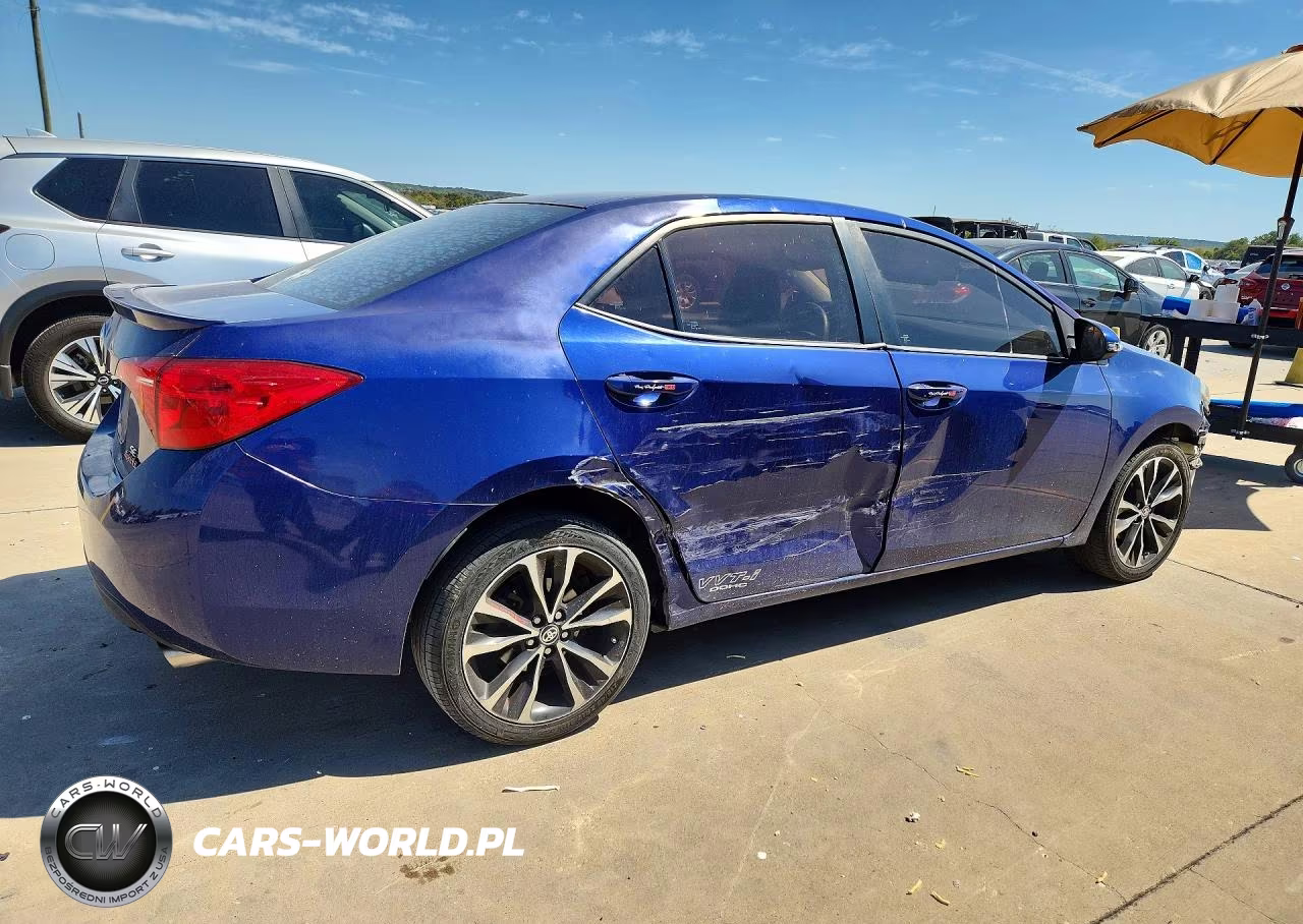 2017 Toyota Corolla Se VIN:2T1BURHE8HC767923 - 3