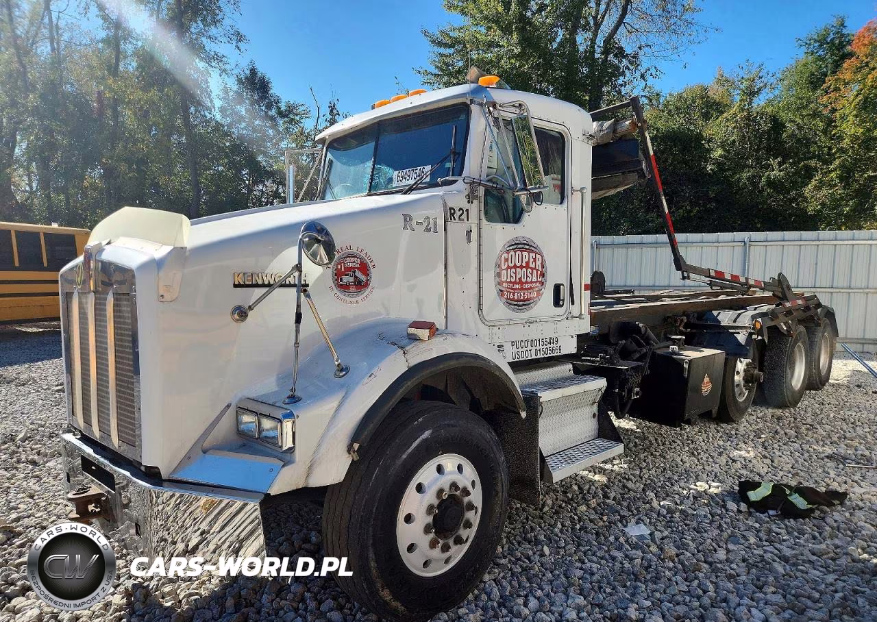 2007 Kenworth T800 Roll-Off Container Truck VIN:1NKDXBEX87J214896 - 13