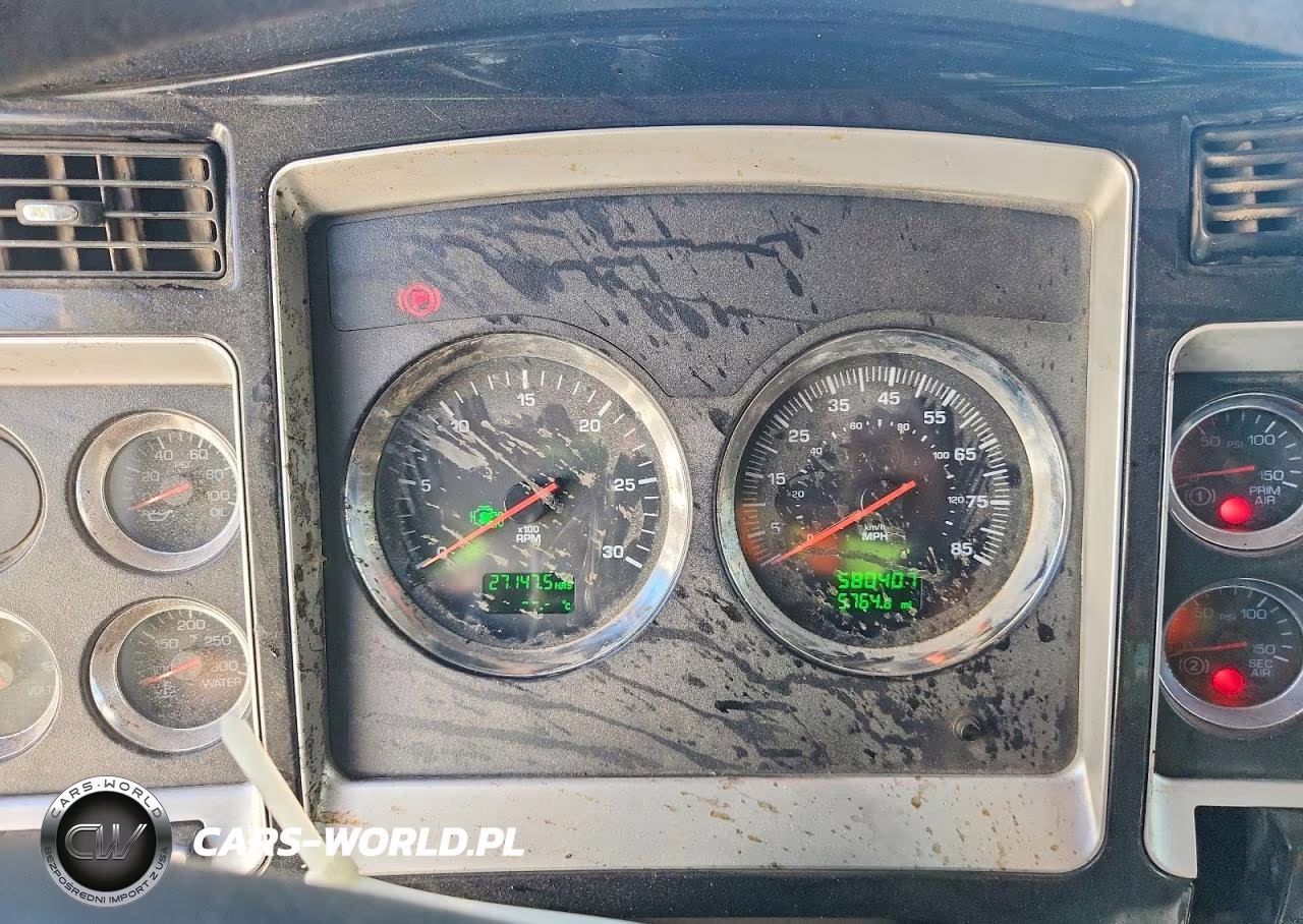 2007 Kenworth T800 Roll-Off Container Truck VIN:1NKDXBEX87J214896 - 9