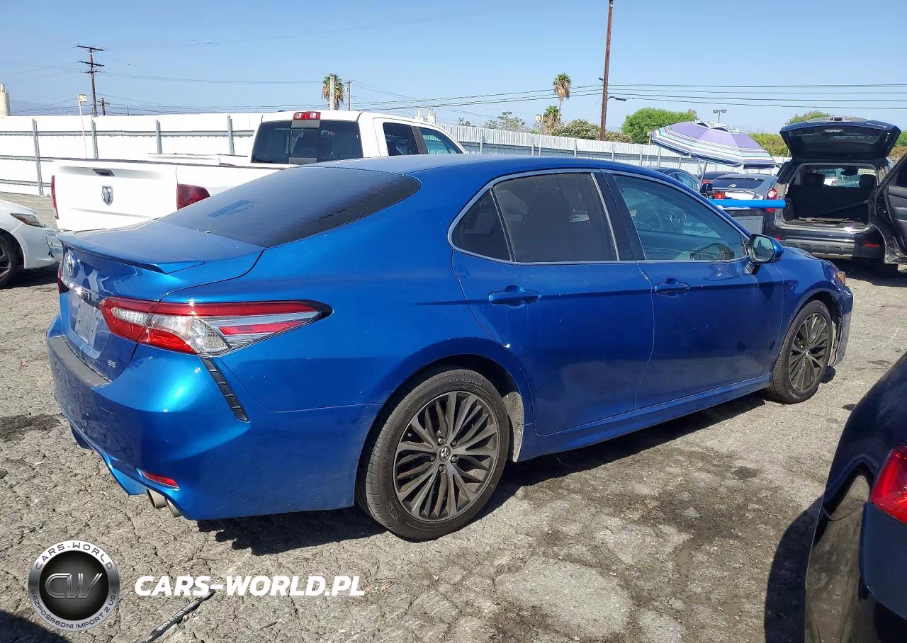 2018 Toyota Camry Se VIN:4T1B11HK0JU109260 - 3