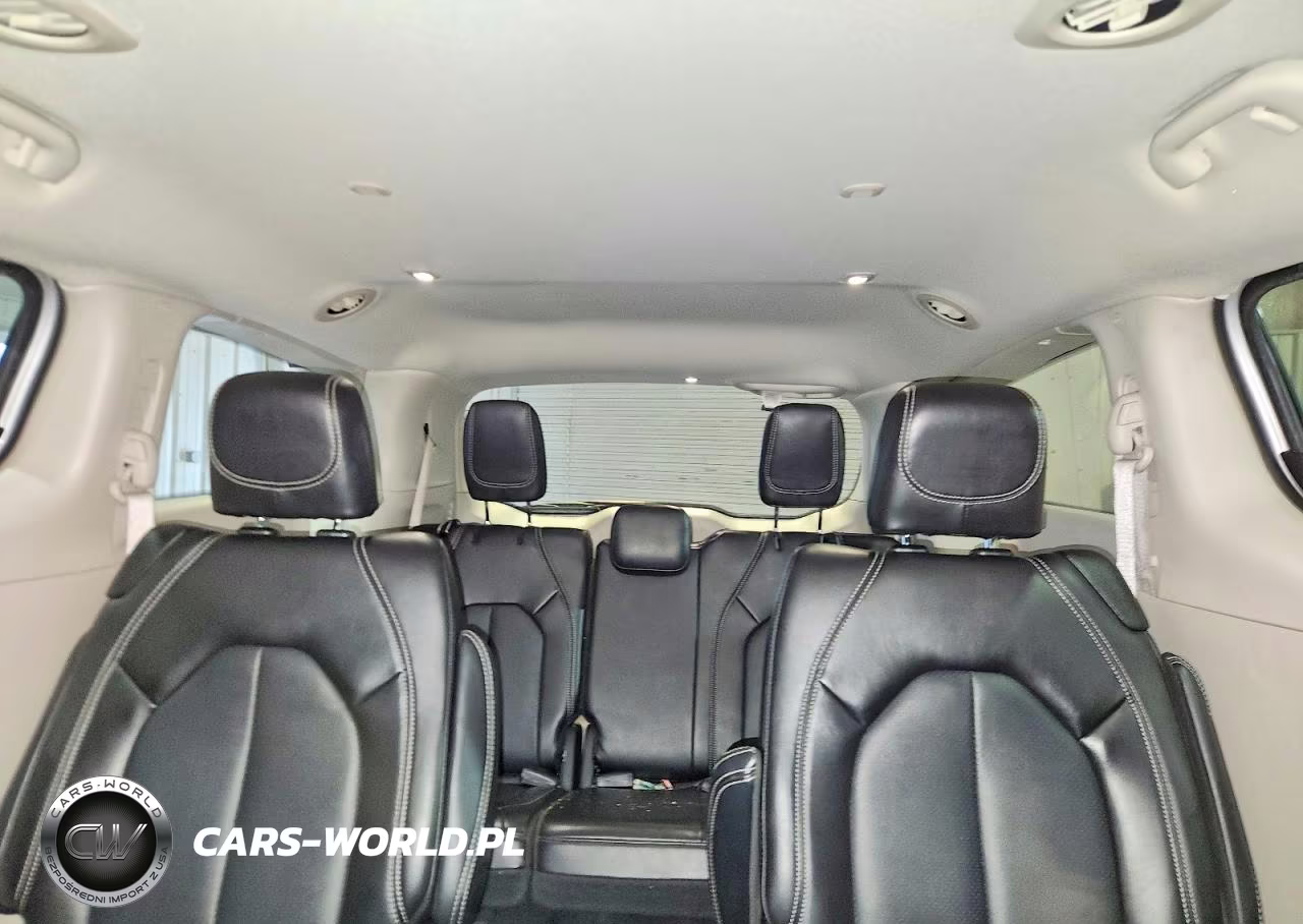 2024 Chrysler Pacifica Touring L VIN:2C4RC1BG6RR125506 - 10