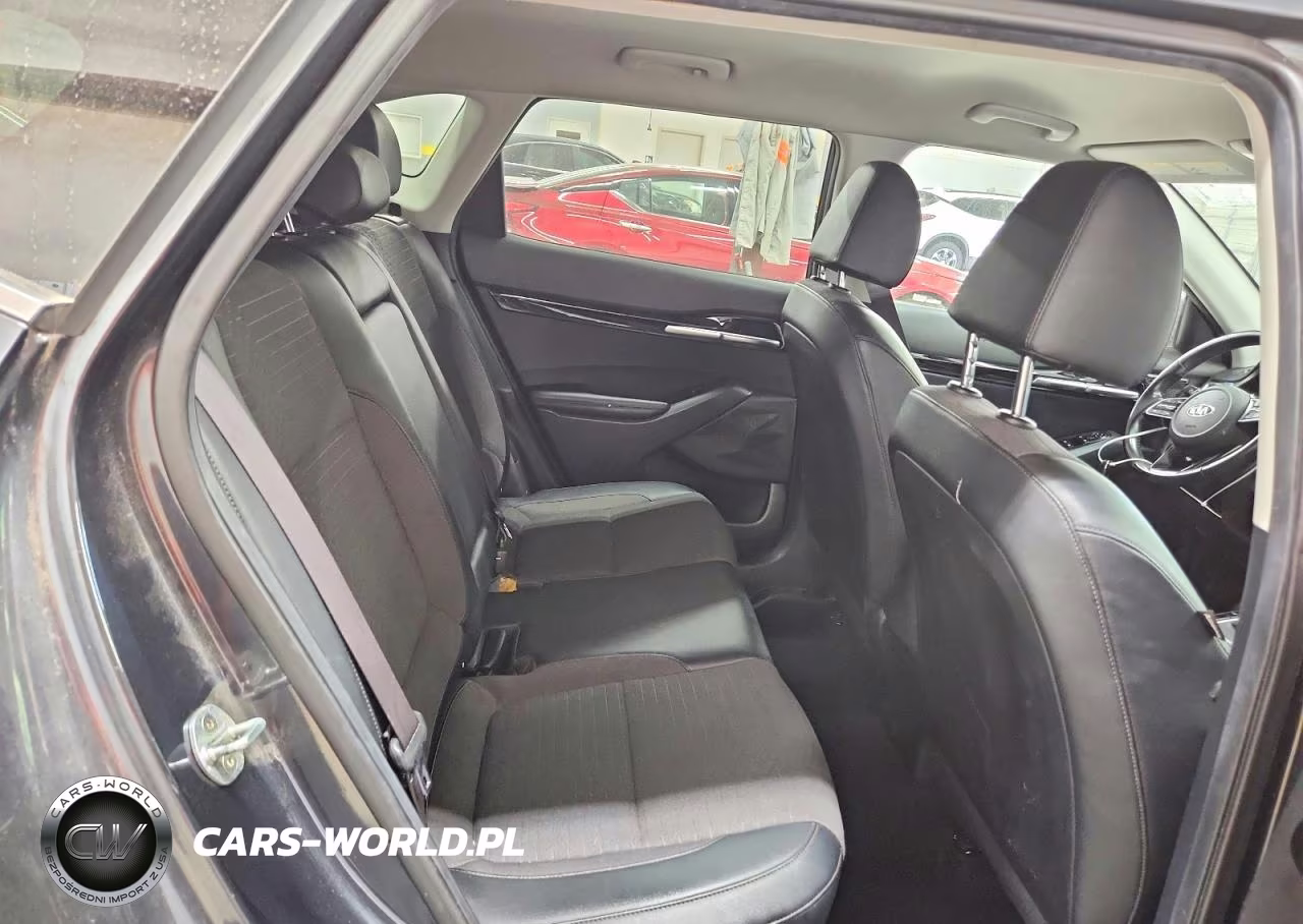 2021 Kia Seltos S VIN:KNDEUCA26M7088111 - 11