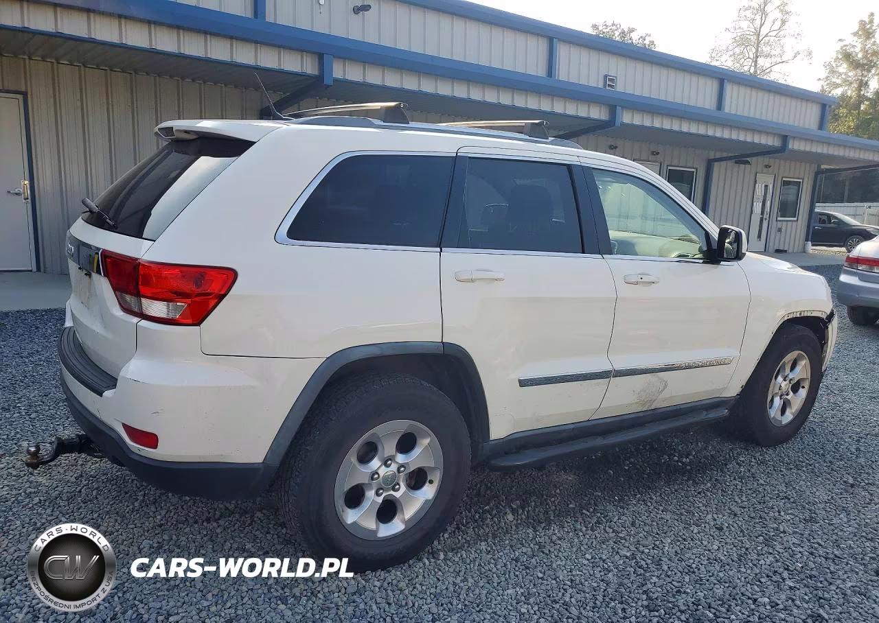 2012 Jeep Grand Cherokee Laredo VIN:1C4RJFAG2CC161682 - 3