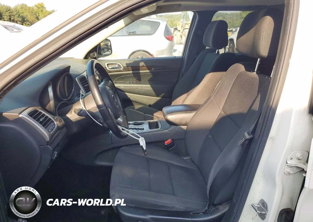 2012 Jeep Grand Cherokee Laredo VIN:1C4RJFAG2CC161682 - 7