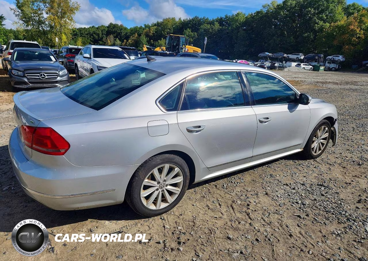 2013 Volkswagen Passat Sel VIN:1VWCP7A33DC072211 - 3