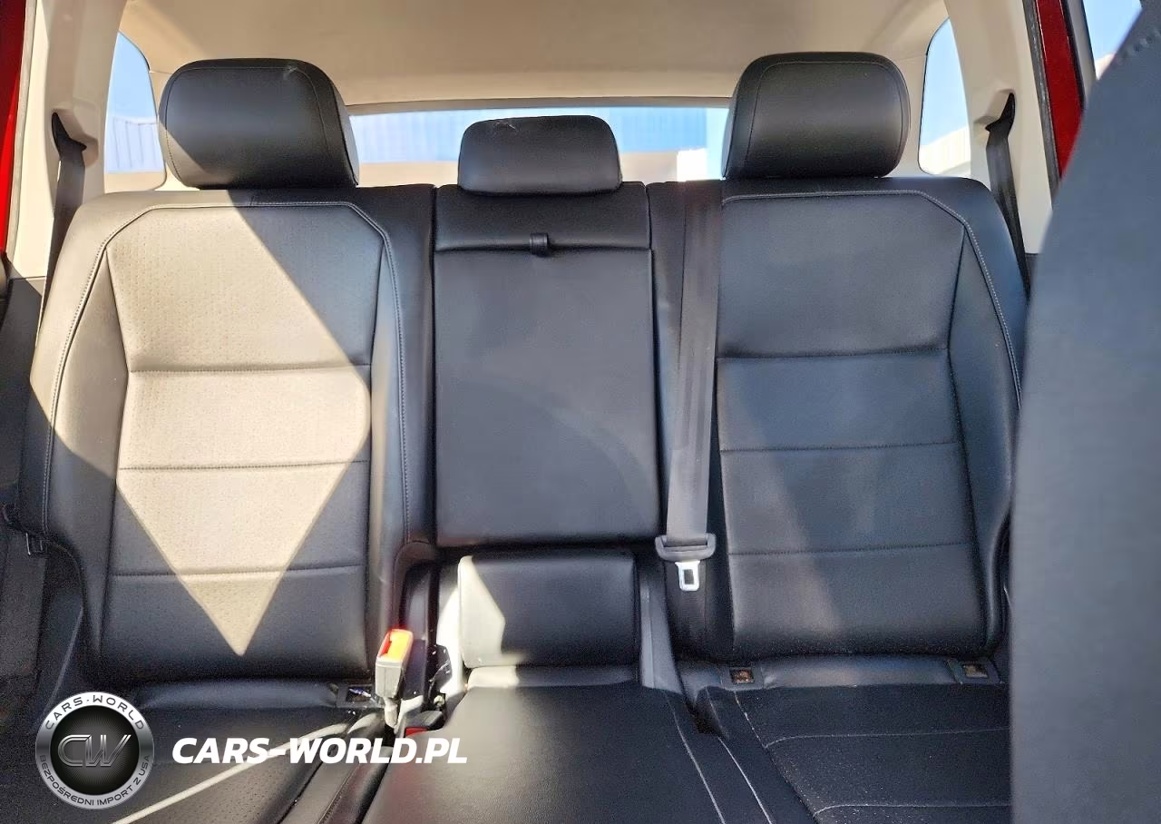 2019 Volkswagen Tiguan Se VIN:3VV2B7AX3KM170216 - 10