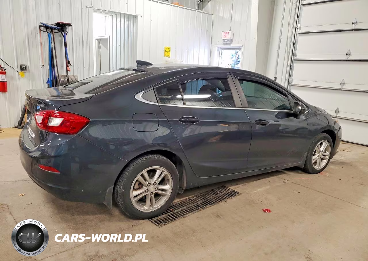 2018 Chevrolet Cruze Lt VIN:1G1BG5SE6J7211506 - 3