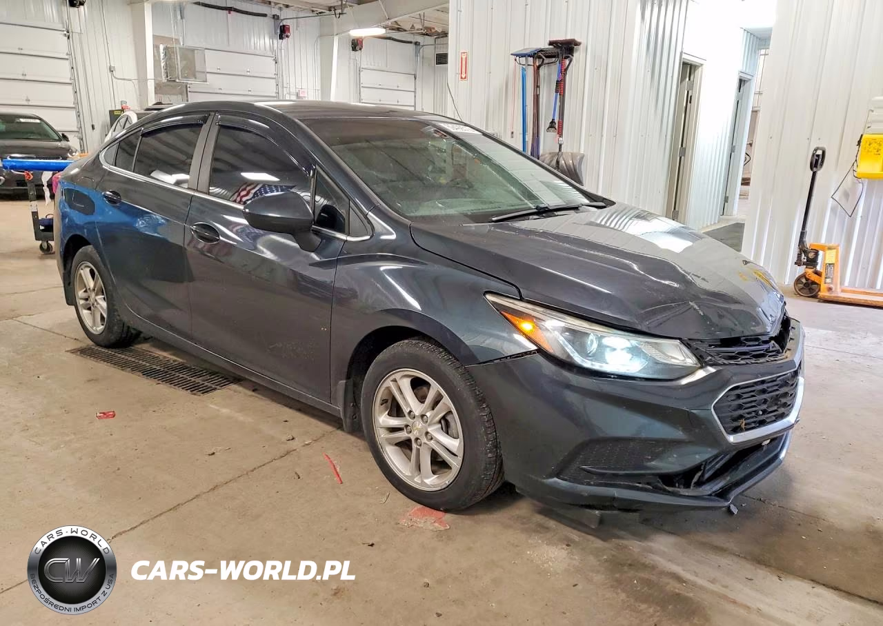 2018 Chevrolet Cruze Lt VIN:1G1BG5SE6J7211506 - 4